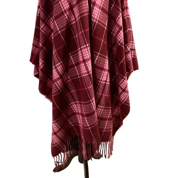Francesca Pink/Magenta Plaid Shawl w Fringe at Bottom 100% Polyester NWT OS - Picture 2 of 11